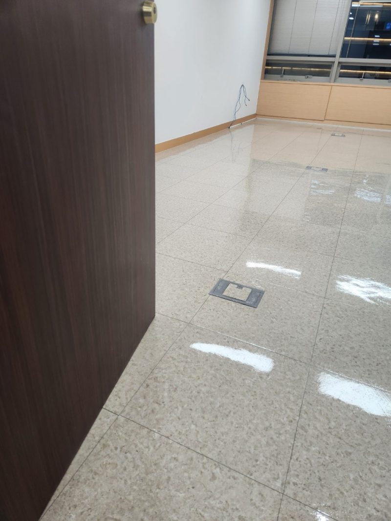 함양군 바닥 왁스코팅 작업 후 현장 사진