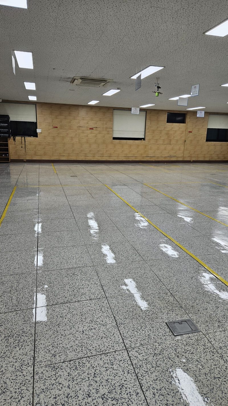 합천군 바닥 왁스코팅 작업 후 현장 사진