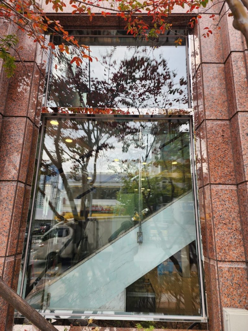 창원시 유리창청소 작업 후 현장 사진