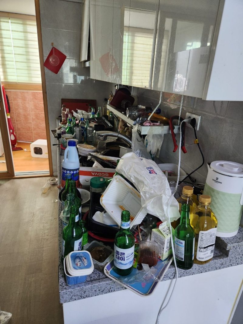 대구광역시 쓰레기집청소 작업 전 현장 사진