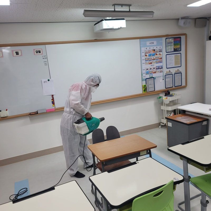 대구광역시 학교청소 작업 중 현장 사진