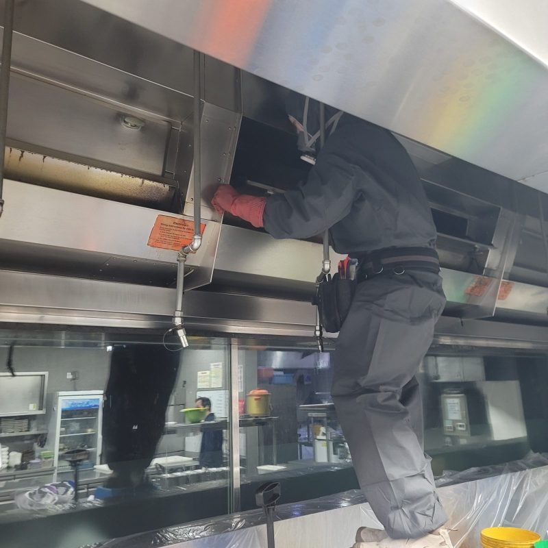 청소 작업 중 현장 사진