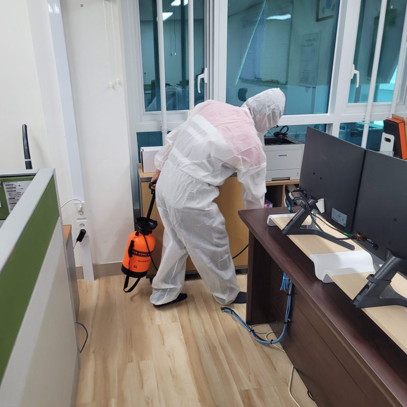 서구 학교청소 작업 중 현장 사진