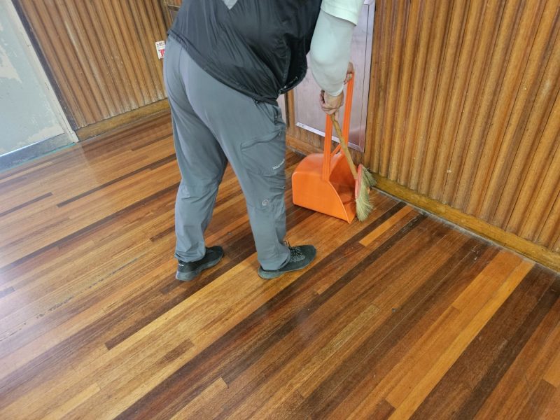 동구 행사장청소 작업 중 현장 사진