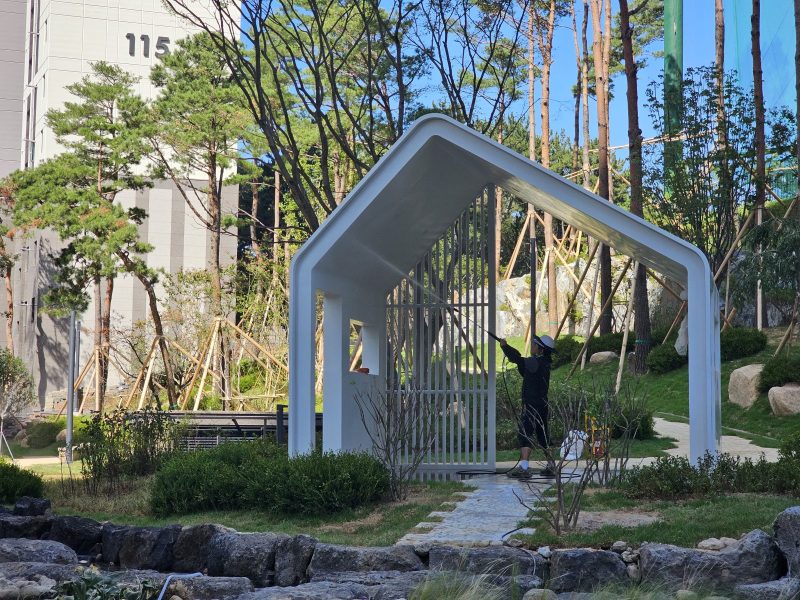 양산시 청소 작업 중 현장 사진