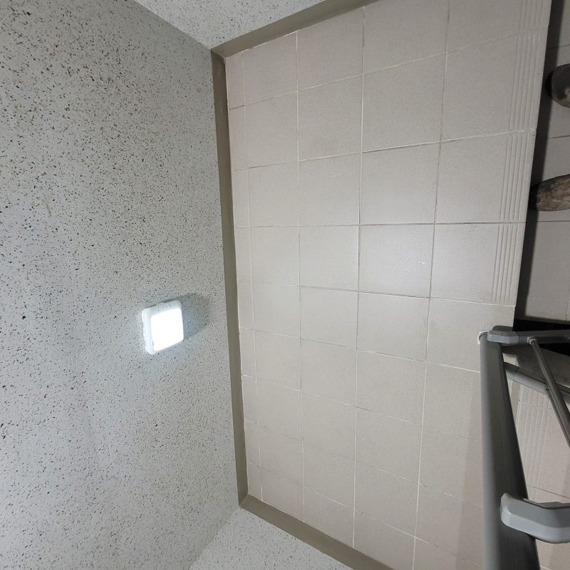 계단청소 작업 후 현장 사진