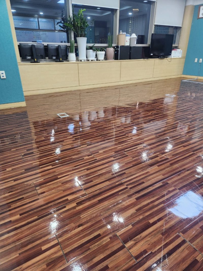 마루코팅 작업 후 현장 사진